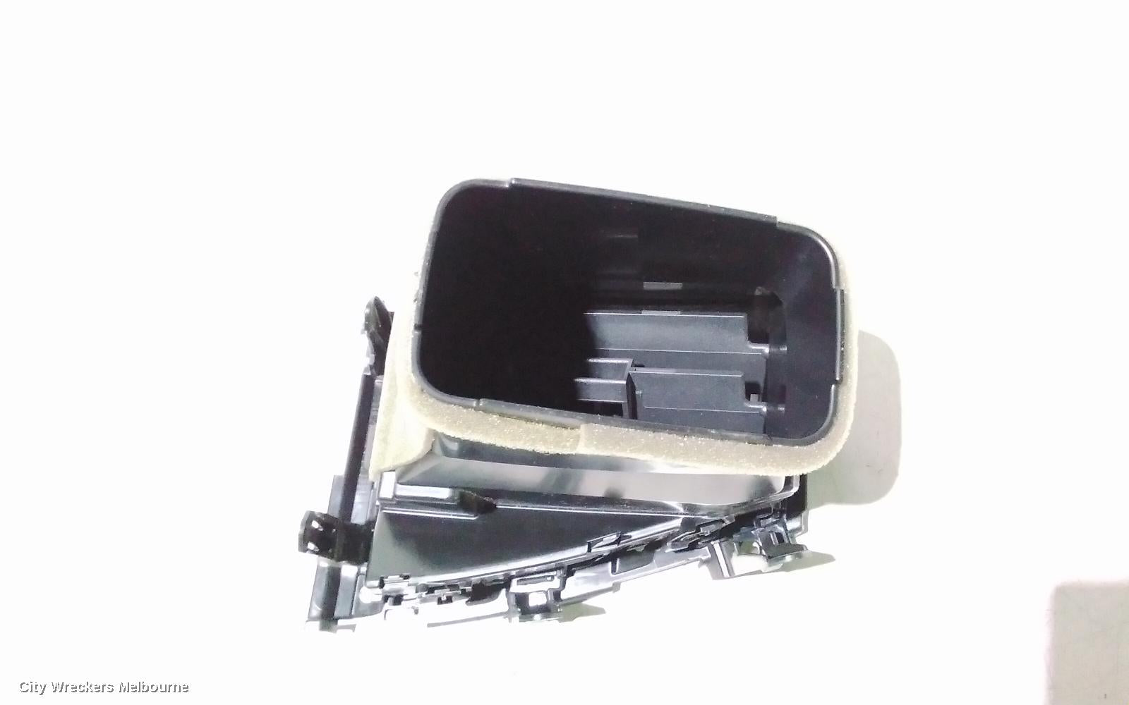 TOYOTA KLUGER, XU50 SERIES, 03/2014 - 02/2021, LEFT CENTER AIRVENT : 107330 - Image 3