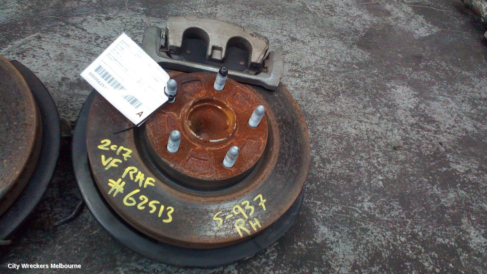 HOLDEN COMMODORE RIGHT FRONT HUB ASSEMBLY, VF, 05/2013 - 12/2017 - Image 1