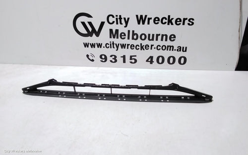 AUDI A4 GRILLE, BUMPER GRILLE (CENTRE), B8 8K (A4), 07/2012 - 01/2016 - Image 1