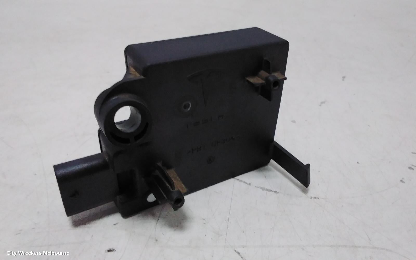 TESLA MODEL 3, 1ST GEN, 06/2019 ONWARDS, P1097855-00-H  BLUETOOTH BOX TESLA MODEL: 124342 - Image 3