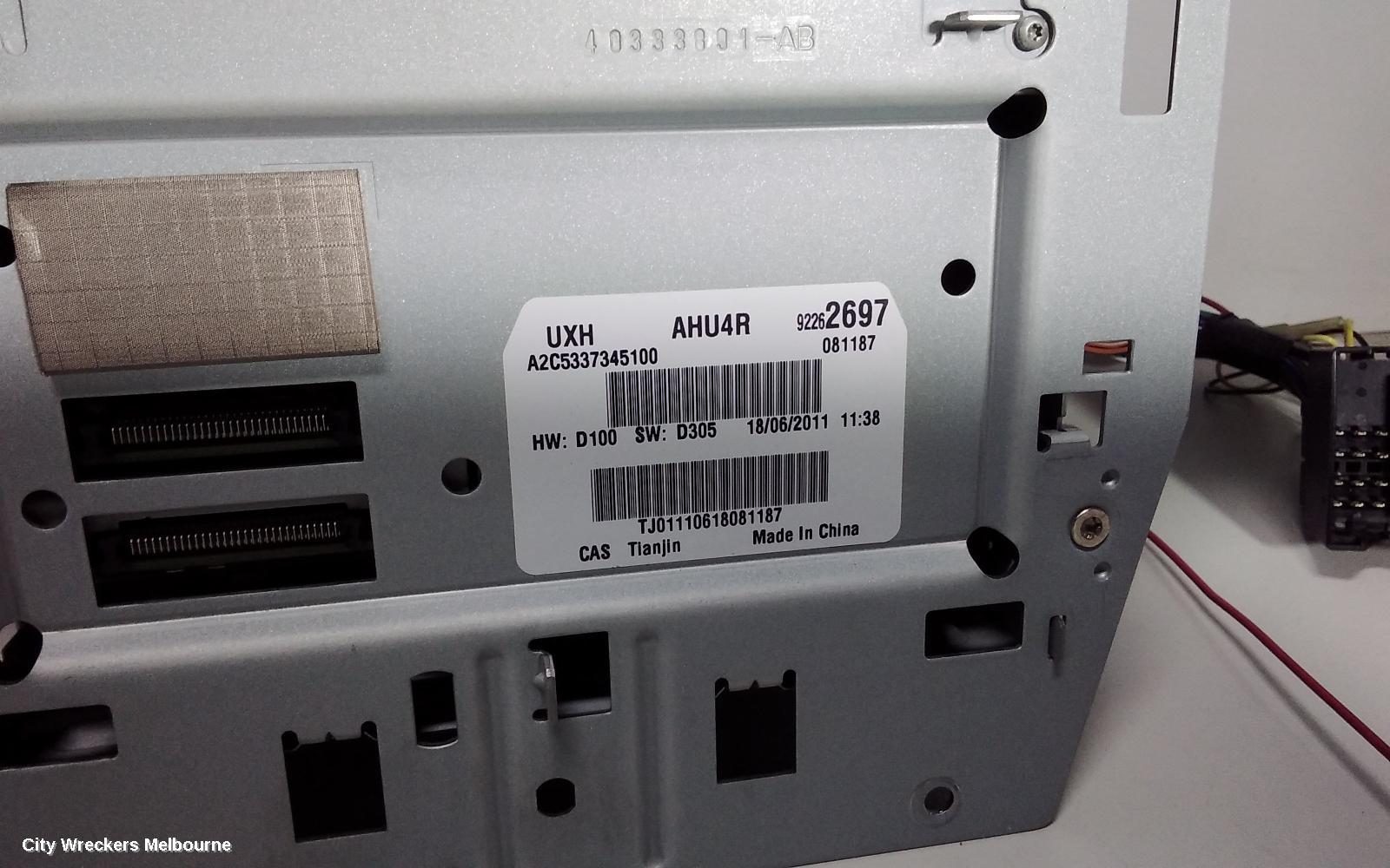 HOLDEN COMMODORE RADIO/CD/DVD/SAT/TV, HEAD UNIT & DISPLAY/CONTROL PANEL ASSY, SINGLE DISC CD PLAYER, W/ SAT NAV, VE, HSV/CALAIS/SSV, 09/2009 - 04/2013 - Image 2