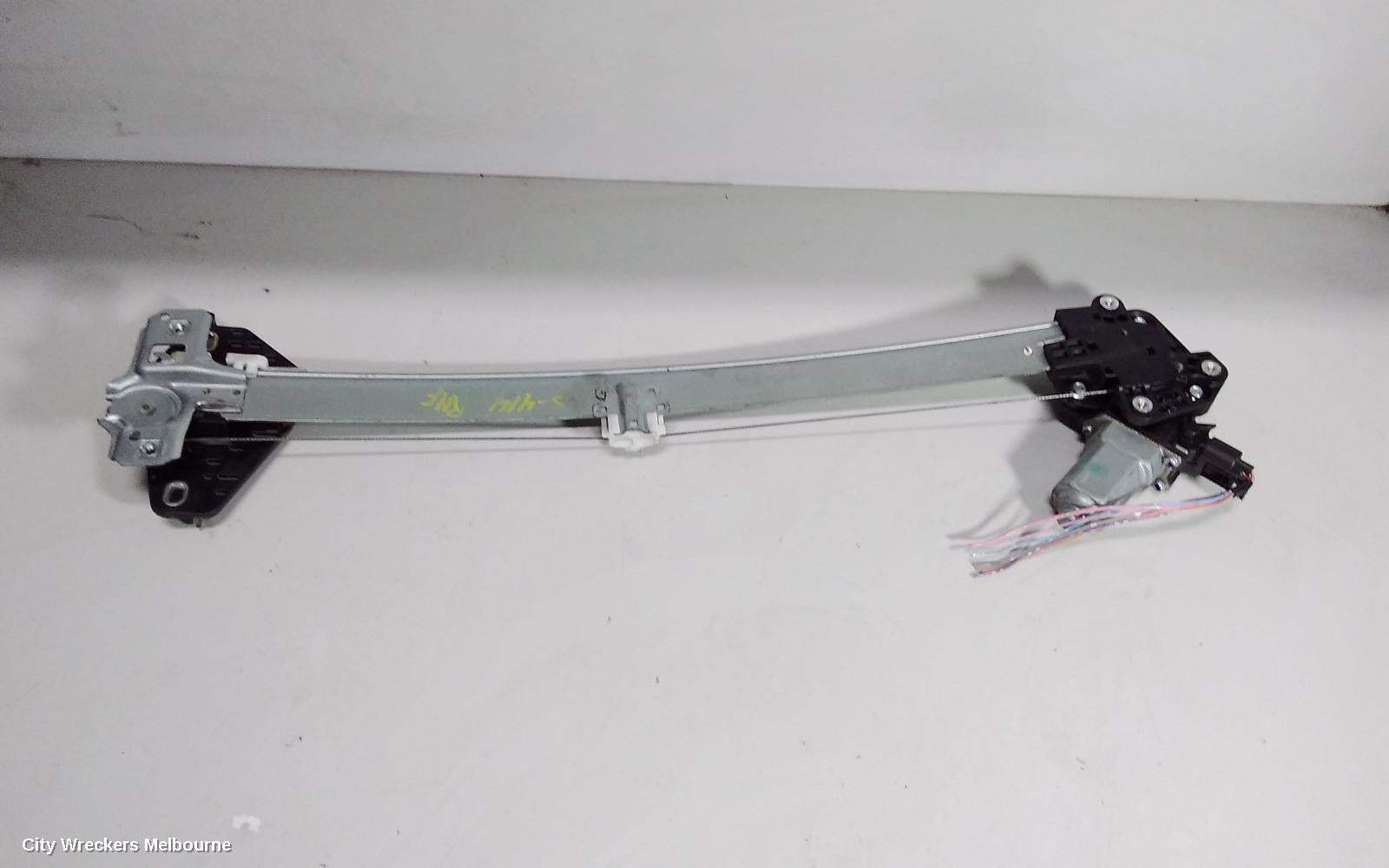 HONDA CRV RIGHT FRONT WINDOW REG/MOTOR, POWER, RE, 03/2007 - 10/2012 - Image 1