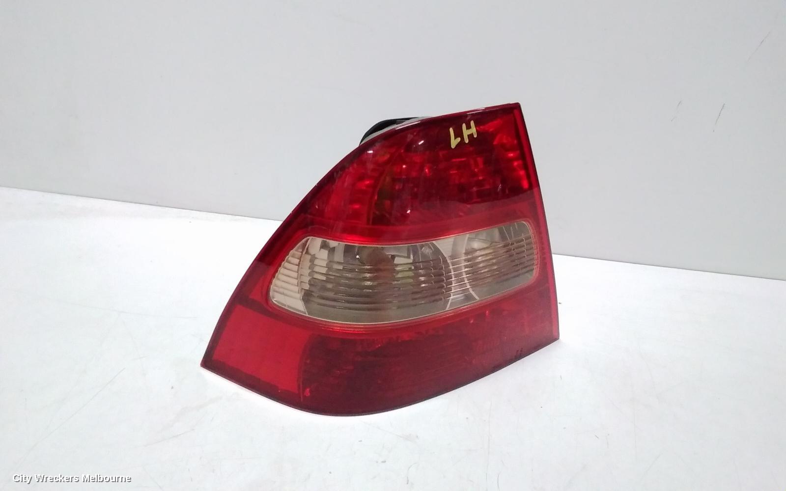 TOYOTA COROLLA LEFT TAILLIGHT, ZZE122, SEDAN, 12/2001 - 03/2004 - Image 3