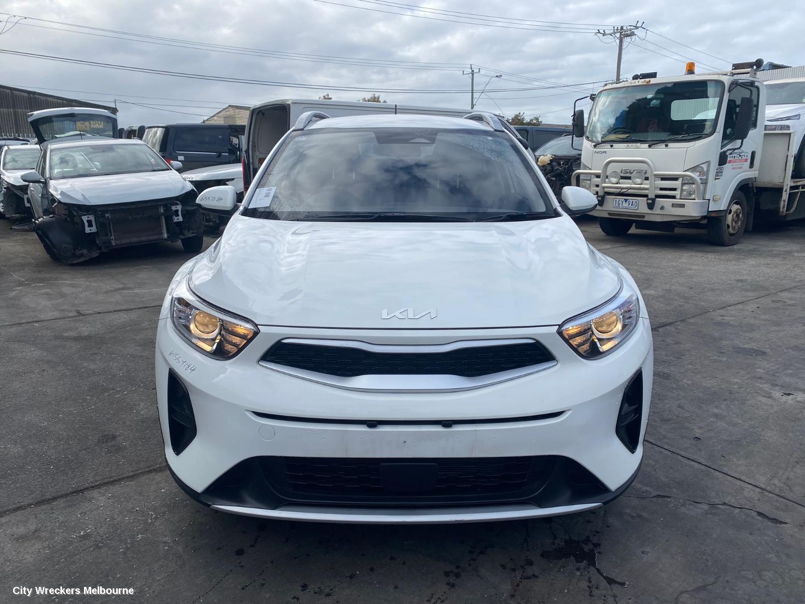KIA STONIC LEFT TAILLIGHT, YB, IN BODY, NON LED TYPE, 08/2020 ONWARDS - Image 1