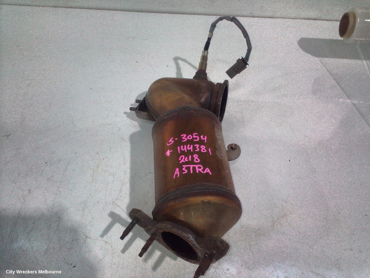 HOLDEN ASTRA CATALYTIC CONVERTER, MANIFOLD, 1.4, PETROL, BK-BL, 09/2016 - 12/2020 - Image 2