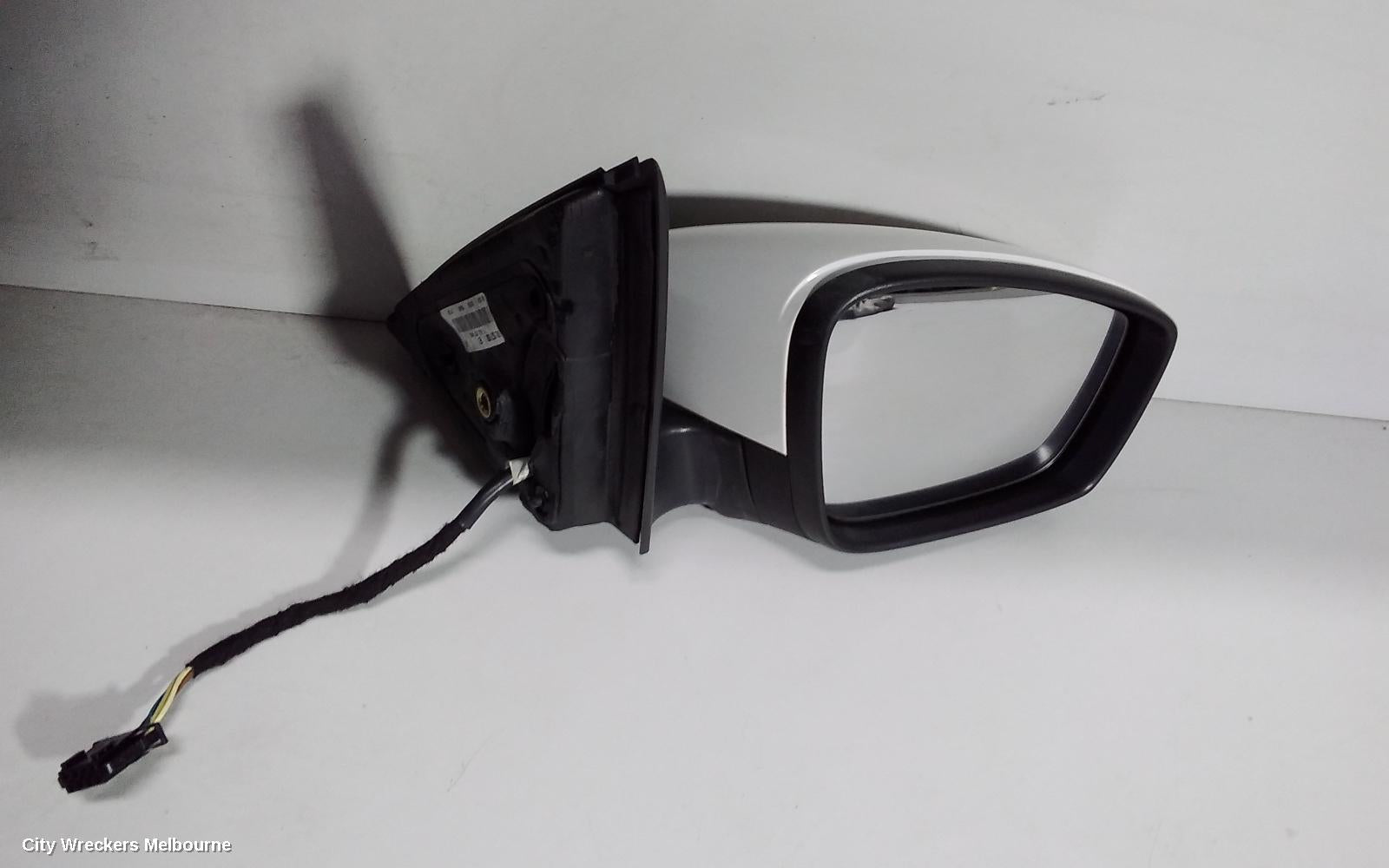 SKODA FABIA RIGHT DOOR MIRROR, NJ, POWER ADJUST, HEATED, NON BLIND SPOT, 01/2015 - 08/2021 - Image 1
