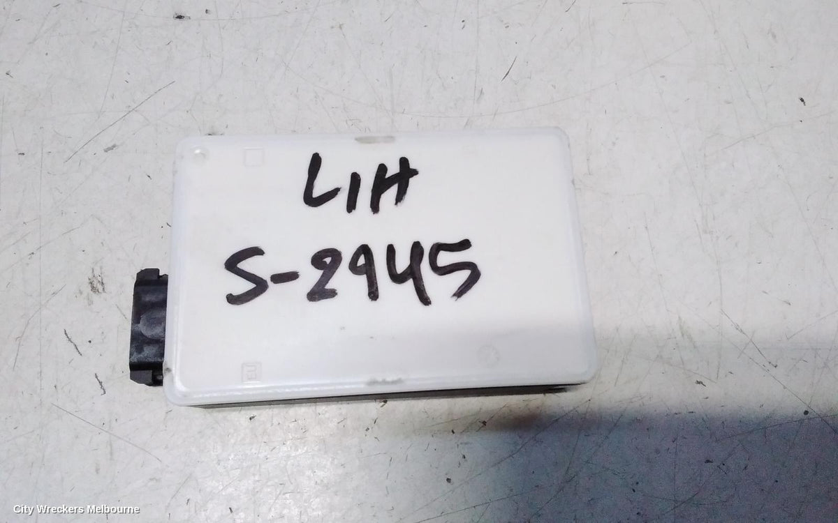 MERCEDES GLC CLASS REVERSE CAMERA, SIDE CAMERA (LH MIRROR), X253/C253, 09/2015 - 03/2023 - Image 1