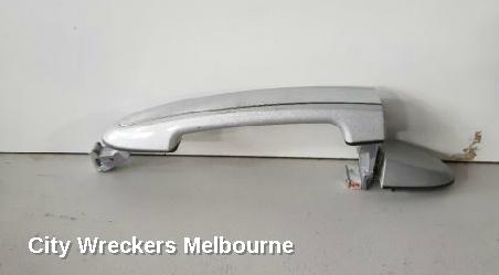 HYUNDAI SANTA FE DOOR HANDLE, OUTER, LH REAR/RH REAR, NON-CHROME INSERT TYPE, CM, 11/2005 - 06/2012 - Image 3