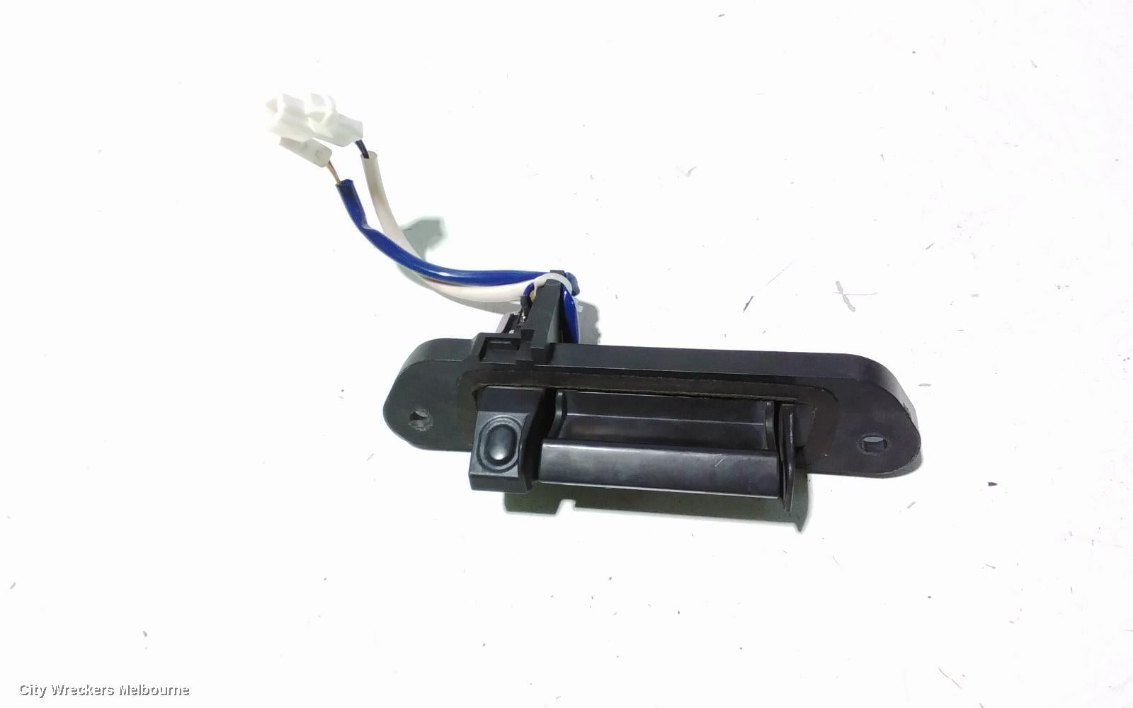 MITSUBISHI PAJERO TAILGATE HANDLE, QE, PAJERO SPORT, 10/2015 ONWARDS - Image 2