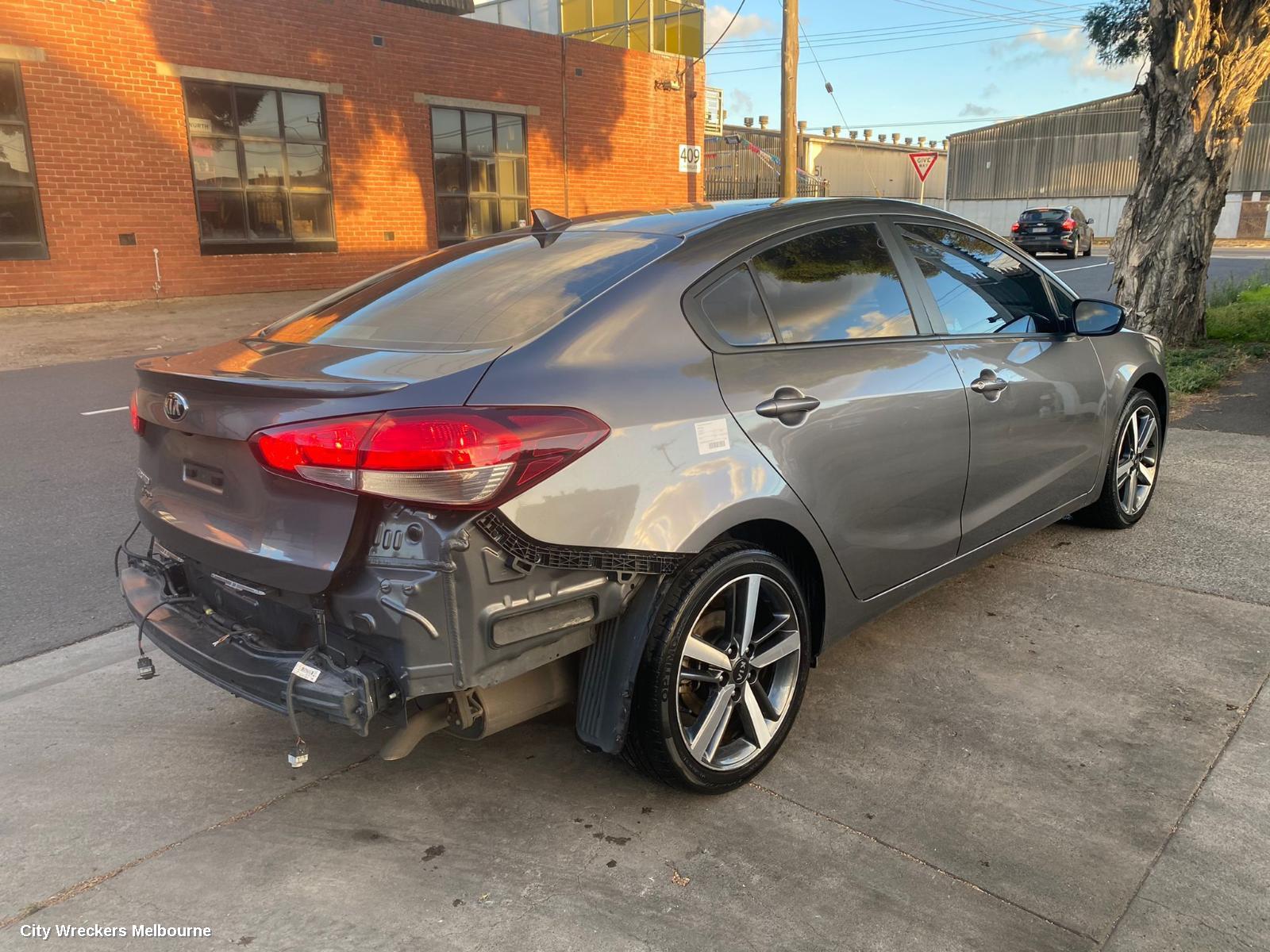 KIA CERATO BOOTLID/TAILGATE, BOOTLID, YD, SEDAN, SPOILER TYPE, 04/2013 - 05/2018 - Image 3
