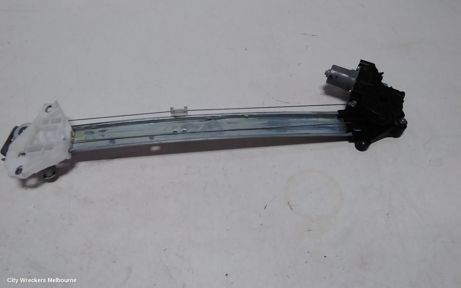 HONDA CRV RIGHT FRONT WINDOW REG/MOTOR, RW, 05/2017 - 08/2023 - Image 3