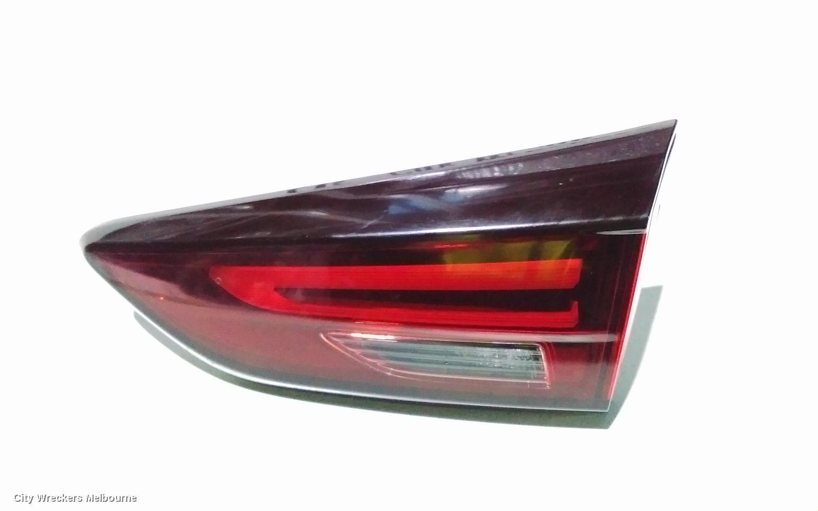 MAZDA CX3 REAR GARNISH, TAILGATE LAMP (RH SIDE), LED TYPE, DK, 06/2018 ONWARDS - Image 3