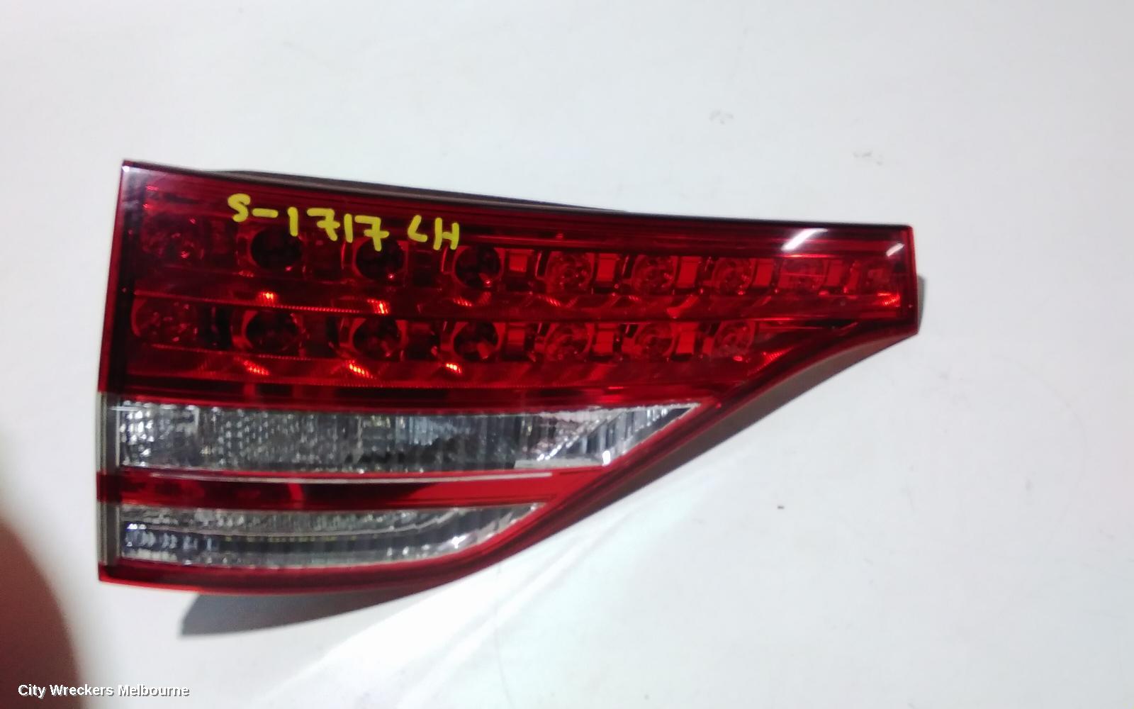TOYOTA TARAGO REAR GARNISH, TAILGATE LAMP (LH SIDE), ACR50R, 03/2006 - 12/2008 - Image 1