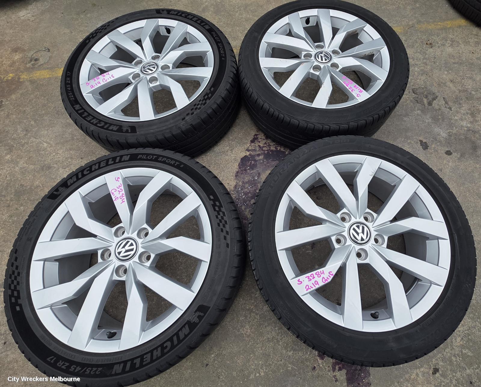 VOLKSWAGEN GOLF WHEEL MAG - Image 1