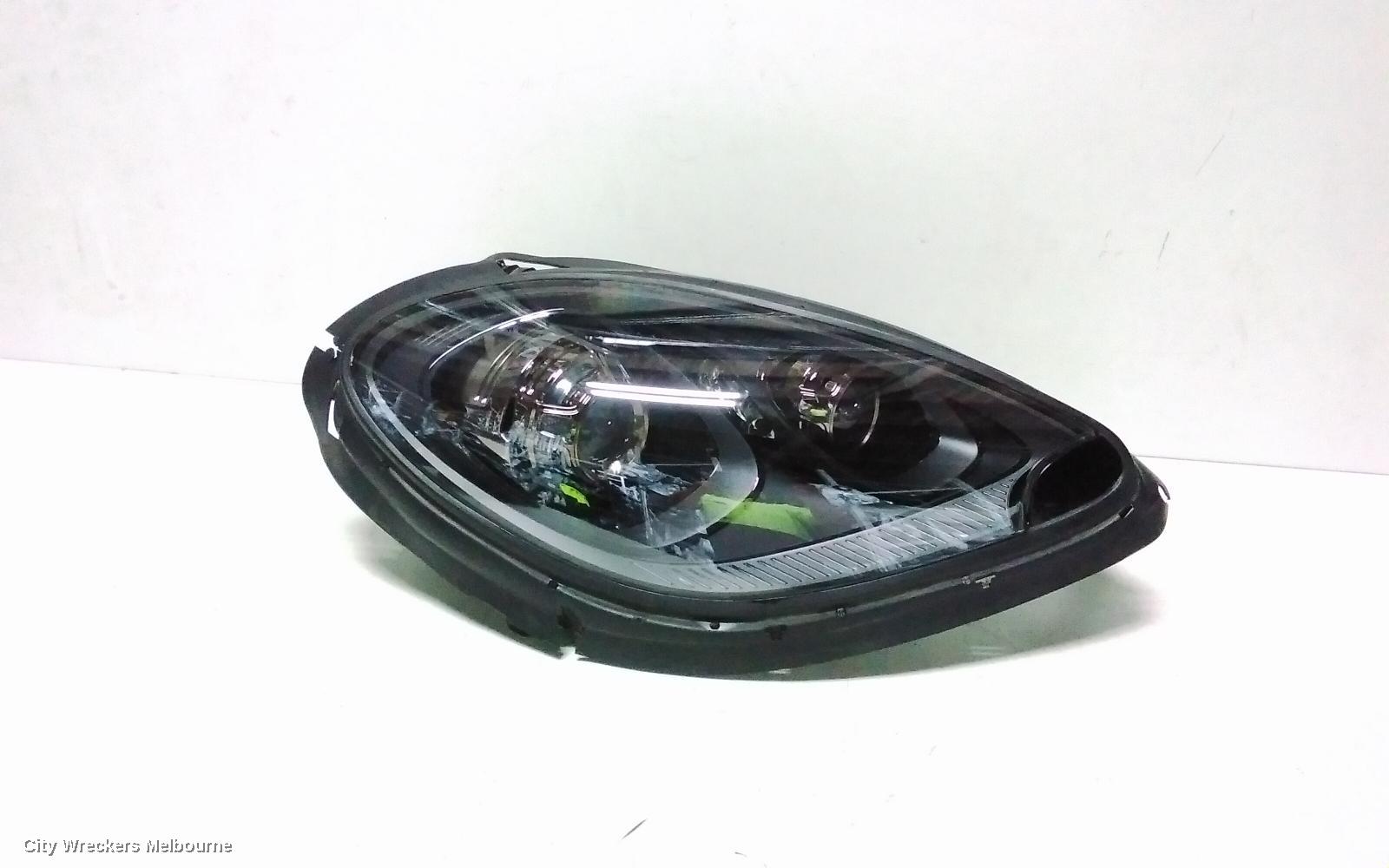 PORSCHE MACAN RIGHT HEADLAMP, 95B, W/ BI-XENON, ADAPTIVE TYPE, 06/2014 - 07/2018 - Image 1