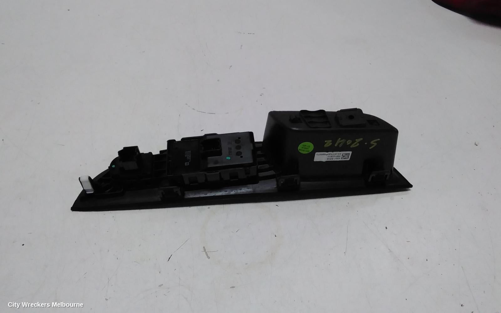 HOLDEN COMMODORE PWR DR WIND SWITCH, RH FRONT (MASTER SWITCH), UTE, VF, 05/2013 - 12/2017 - Image 3
