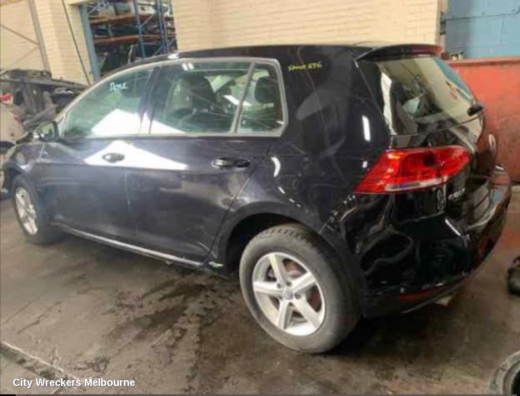 VOLKSWAGEN GOLF RADIO/CD/DVD/SAT/TV, DISPLAY SCREEN, 6.5IN, NON SAT NAV TYPE, GEN 7, 03/2013 - 03/2017 - Image 1