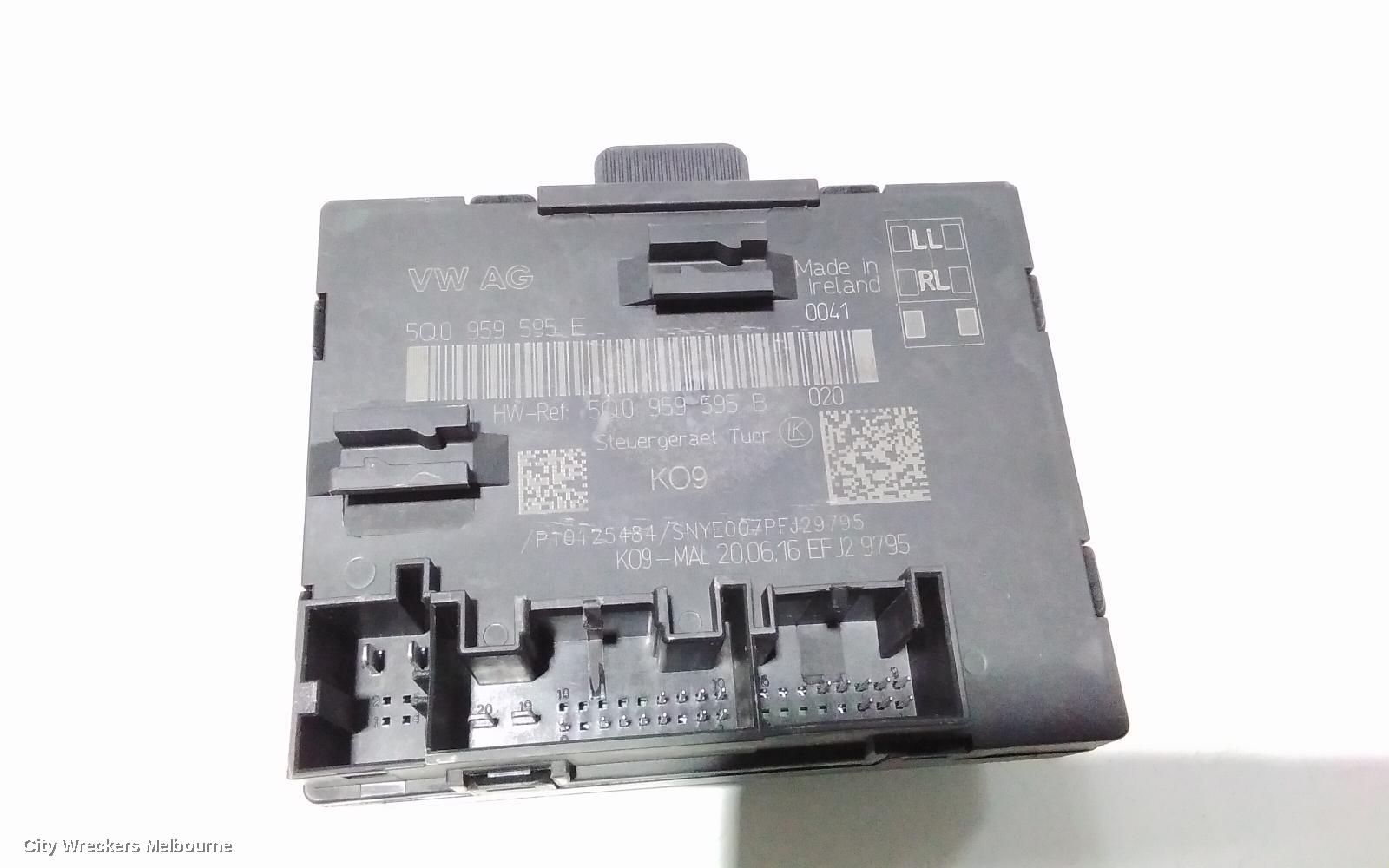 VOLKSWAGEN PASSAT, B8/MK7, 06/2015 - 05/2023, RHR , CODING PASS / CONTROL UNIT ~ 5Q0959595B ~ VIN:WVWZZZ3CZHE030462: 88885 - Image 1