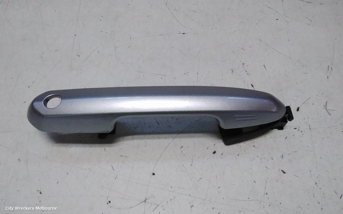 TOYOTA KLUGER DOOR HANDLE, RH FRONT, OUTER, COLOUR CODED, XU70 SERIES, 03/2021 ONWARDS - Image 1