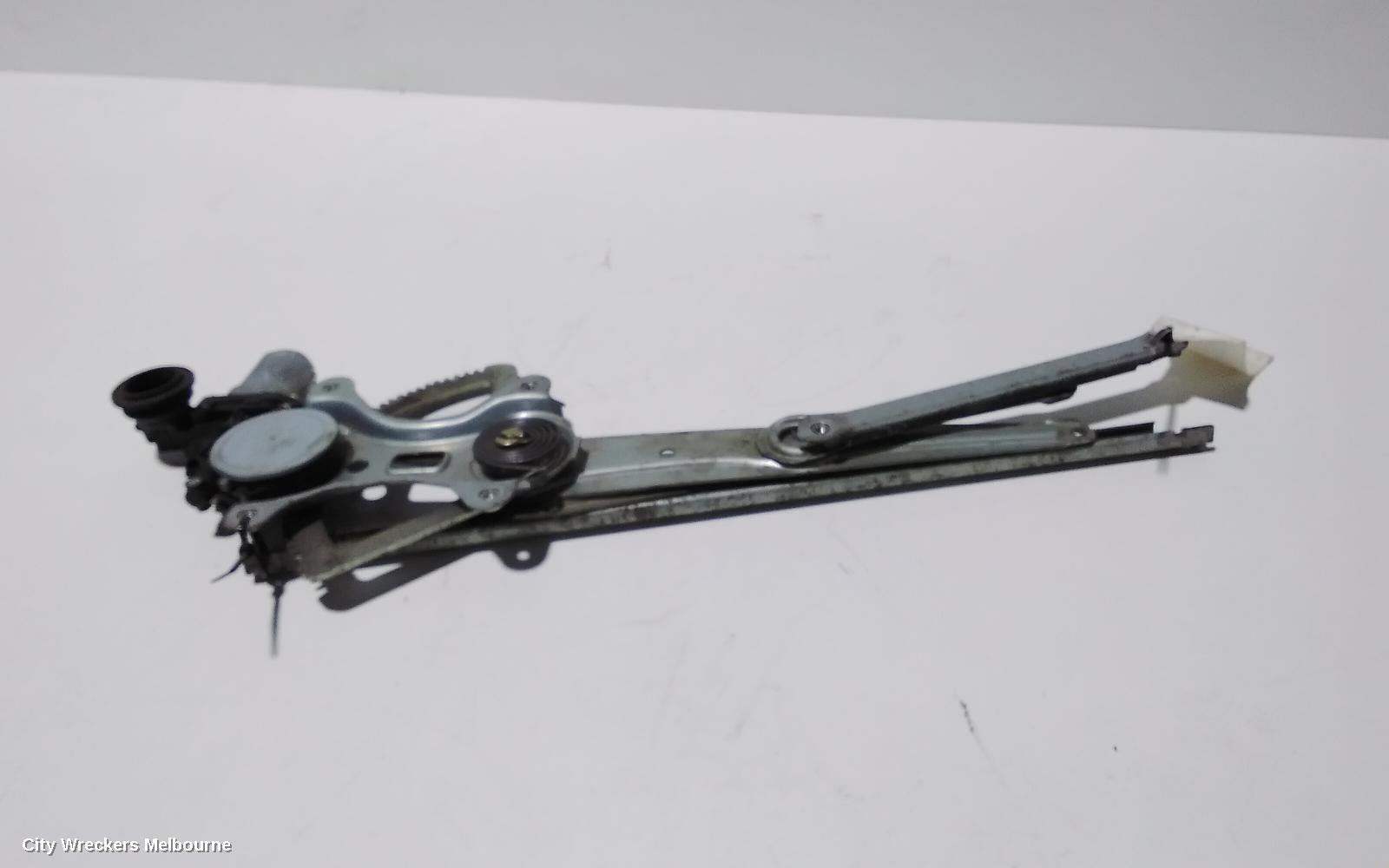 LEXUS RX330 RIGHT FRONT WINDOW REG/MOTOR, 04/2003 - 11/2005 - Image 1