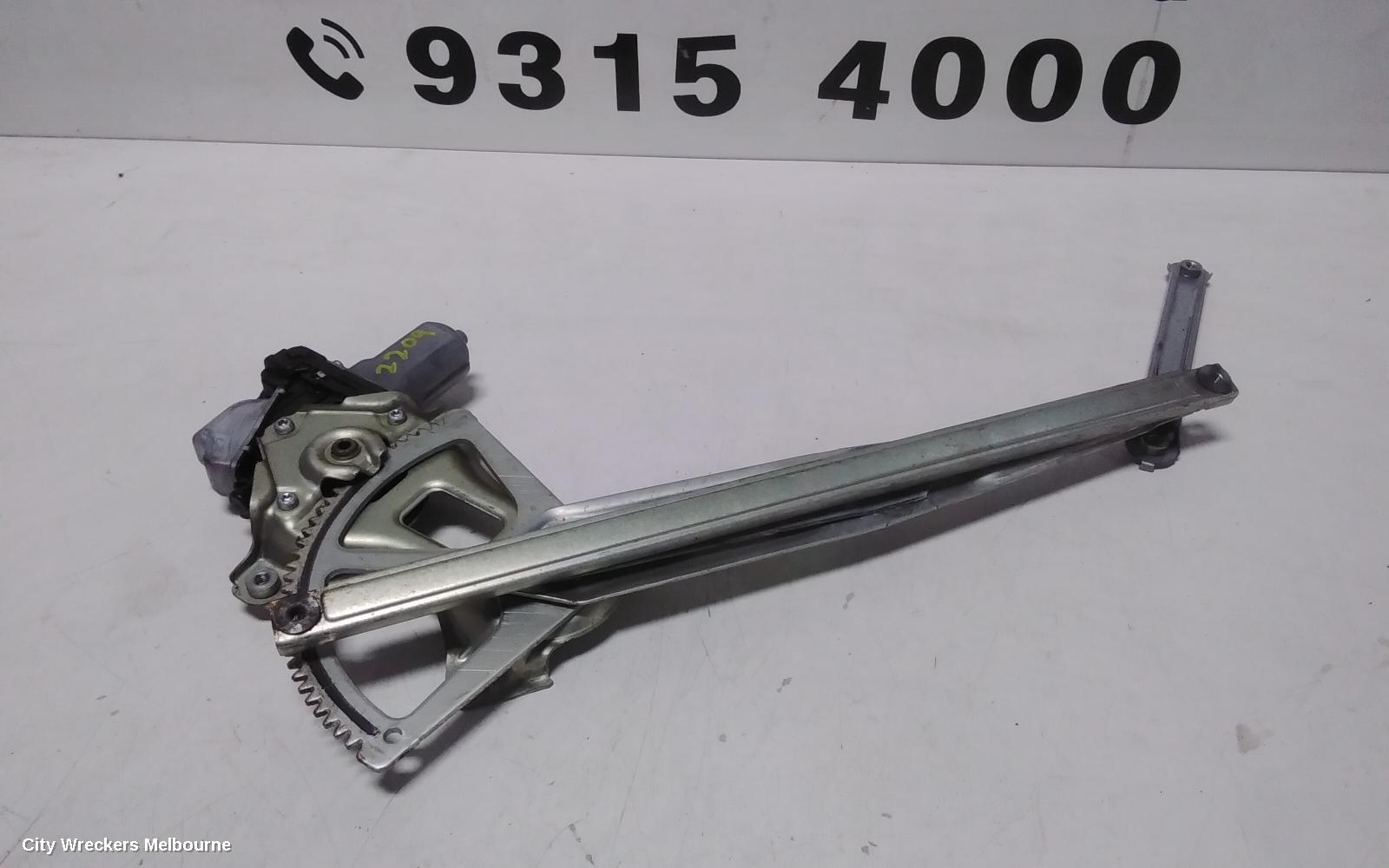TOYOTA PRIUS LEFT FRONT WINDOW REG/MOTOR, ZVW30R, POWER, 07/2009 - 12/2015 - Image 2