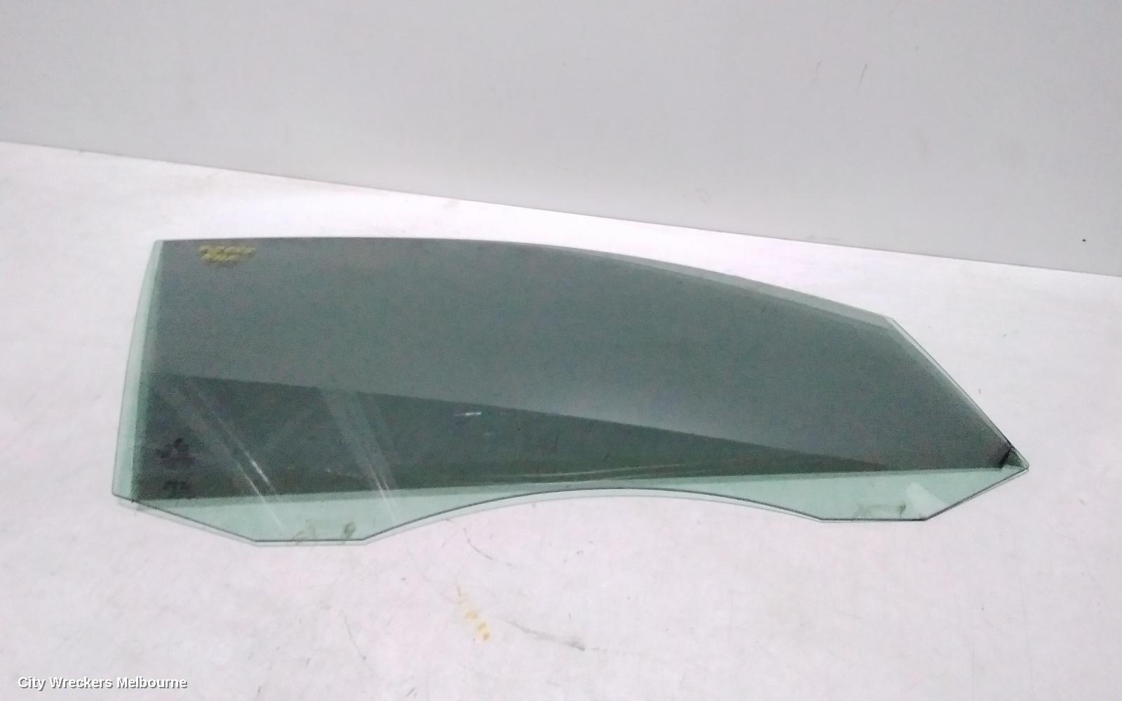 VOLKSWAGEN TIGUAN RIGHT FRONT DOOR WINDOW, 5N, 05/2008 - 08/2016 - Image 1