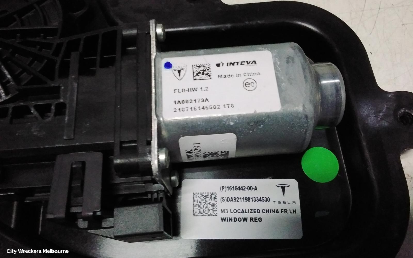 TESLA MODEL 3 LEFT FRONT WINDOW REG/MOTOR, 1ST GEN, 06/2019 ONWARDS - Image 3