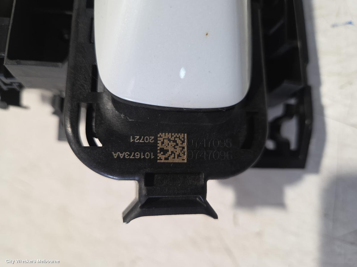 POLESTAR 2 DOOR HANDLE, 534, LH FRONT, OUTER, 08/2021 ONWARDS - Image 3