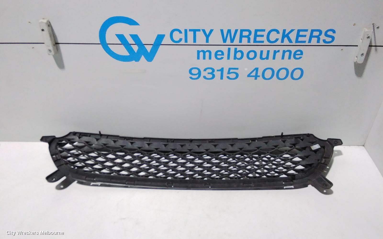 HYUNDAI ILOAD/IMAX GRILLE, BUMPER GRILLE (CENTRE), TQ, IMAX, HONEYCOMB, PRIMED, 11/2007 - 08/2015 - Image 3