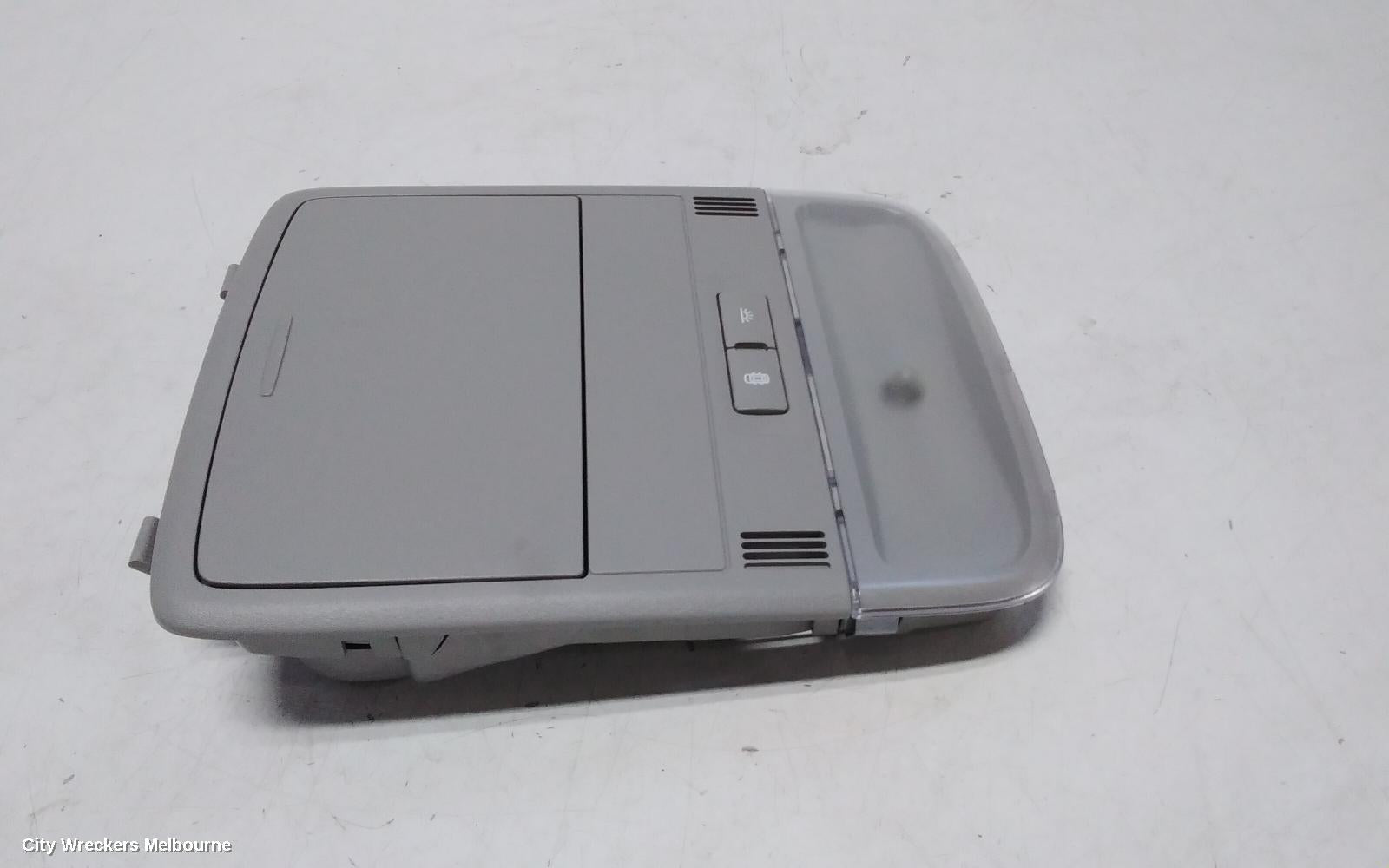 HOLDEN COMMODORE COURTESY LIGHT, FRONT, W/ SUNGLASS HOLDER TYPE, VF, 05/2013 - 12/2017 - Image 2