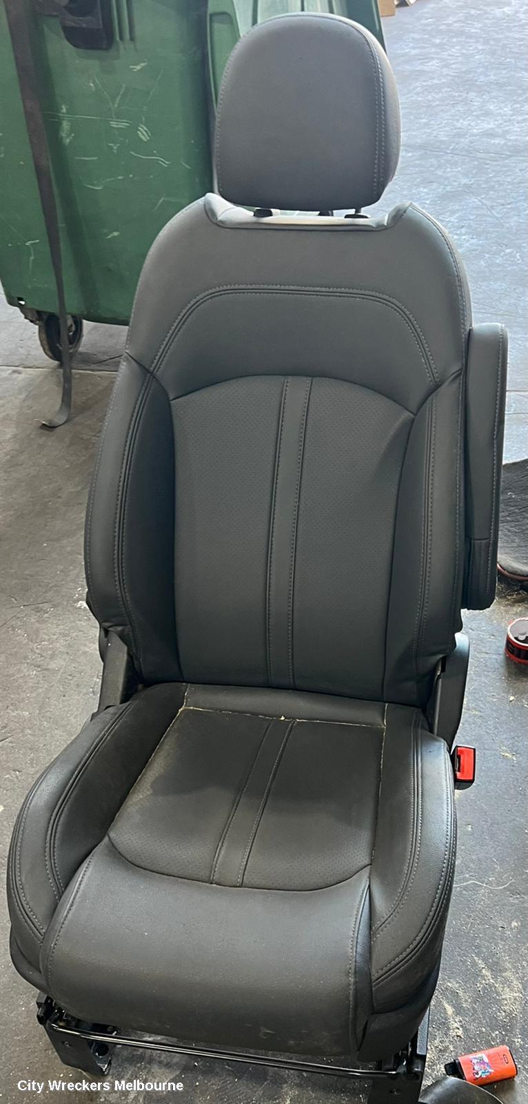 LDV G10 FRONT SEAT, LH FRONT, SV7C, VAN, LEATHER, 04/2015 ONWARDS - Image 3