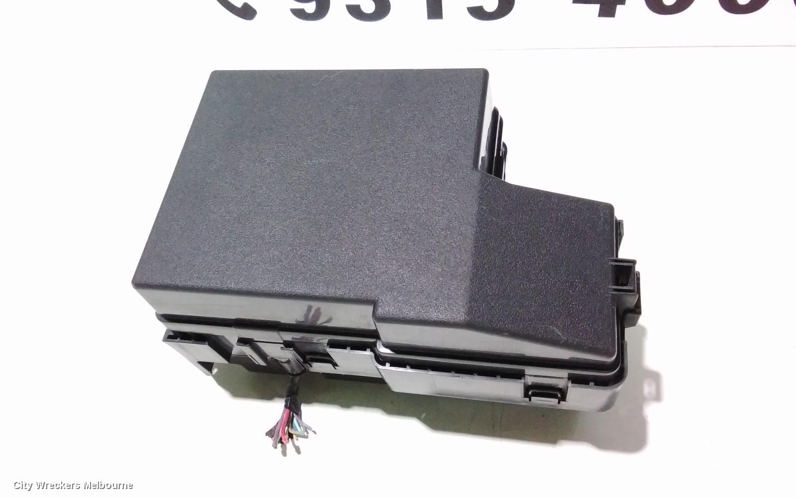 MITSUBISHI TRITON FUSE BOX, ENGINE BAY, DIESEL, 2.4, AUTO, MR, 11/2018 ONWARDS - Image 2