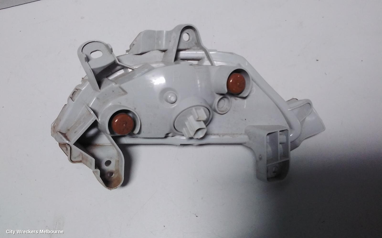 MAZDA 3 RIGHT INDICATOR/FOG/SIDE, BUMPER FLASHER, BM, 11/2013 - 05/2016 - Image 2