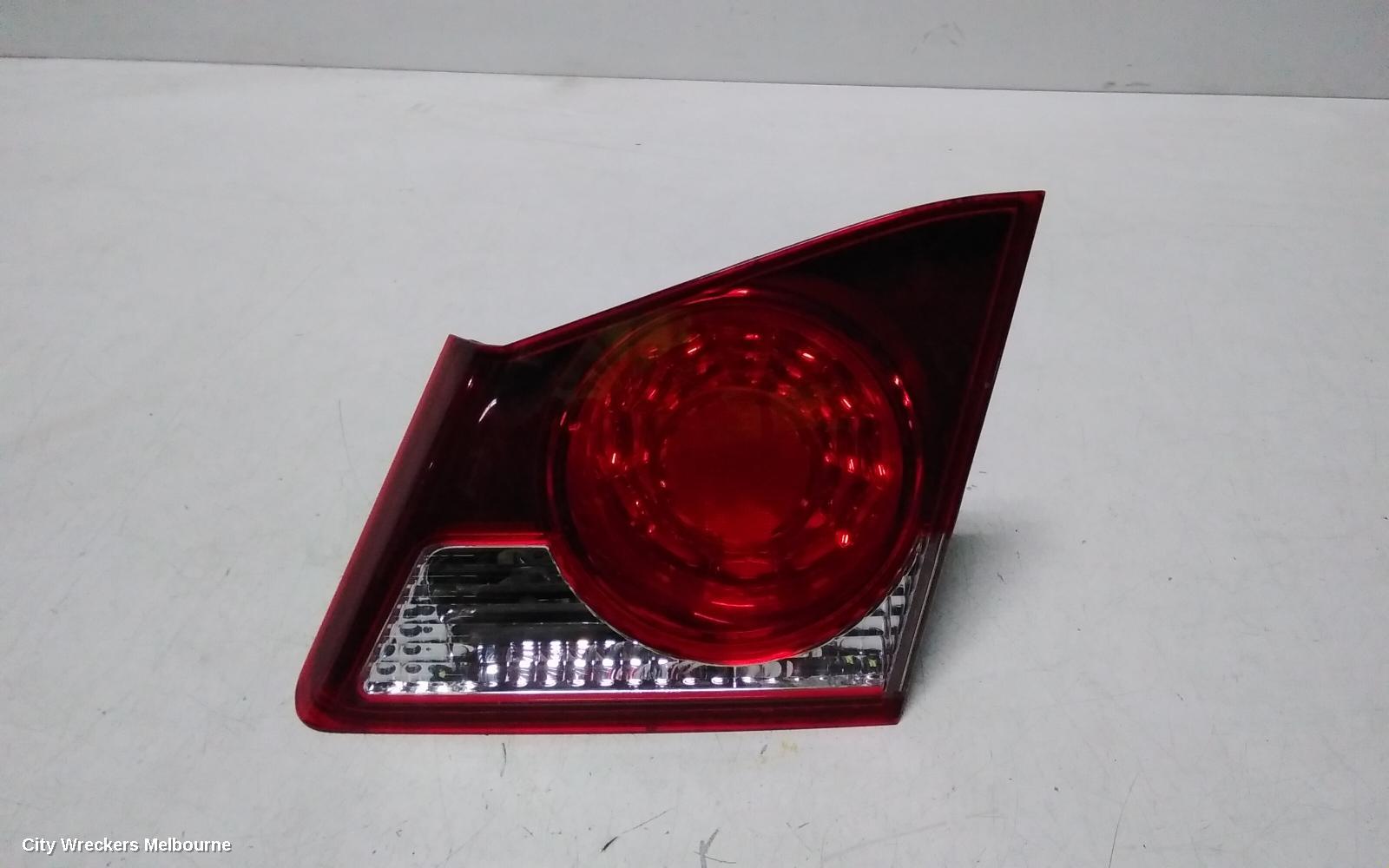 HONDA CIVIC REAR GARNISH, TAILGATE LAMP (RH SIDE), 8TH GEN, 07/2007 - 12/2011 - Image 2