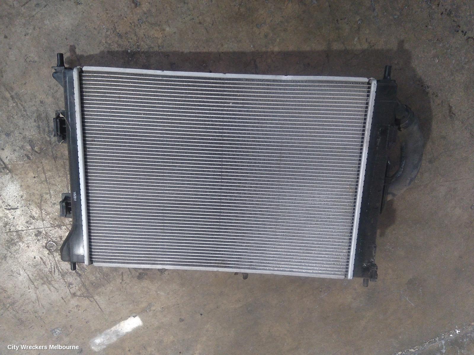 HYUNDAI ELANTRA RADIATOR, AUTO, 1.8, PETROL, MD, 11/2013 - 11/2015 - Image 2