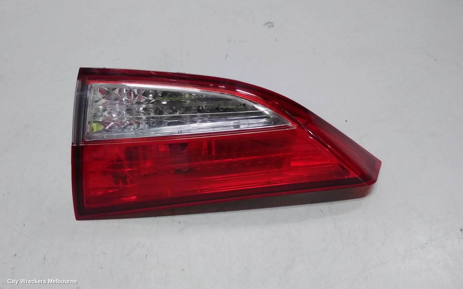HYUNDAI ELANTRA REAR GARNISH, BOOTLID LAMP (RH SIDE), MD, 03/2011 - 09/2013 - Image 2