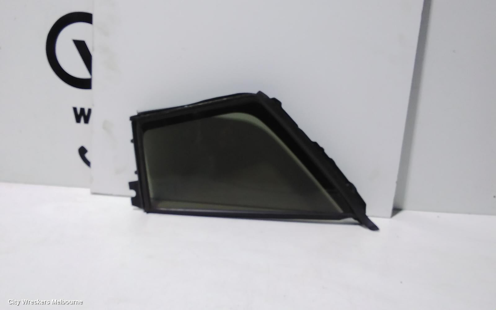 TOYOTA HIACE LEFT FRONT 1/4 DOOR GLASS, 300 SERIES, 02/2019 ONWARDS - Image 3