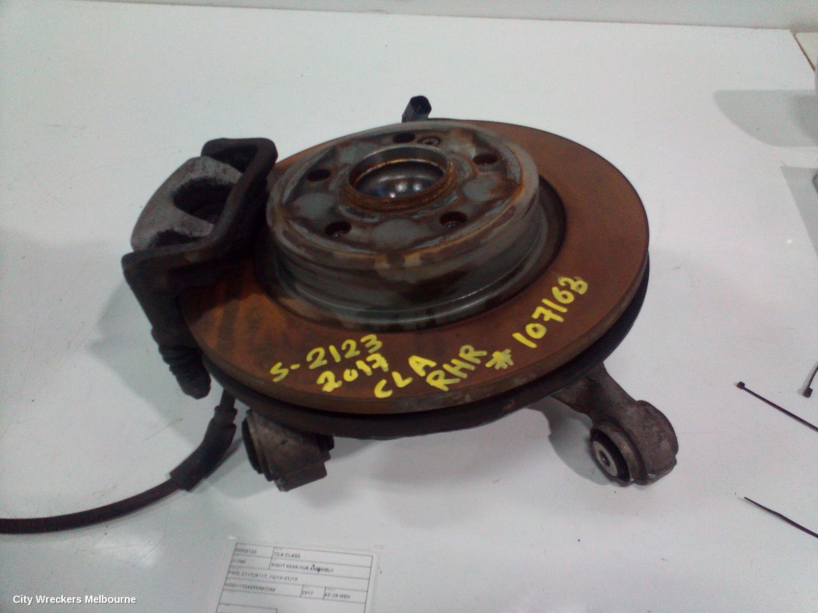 MERCEDES CLA CLASS RIGHT REAR HUB ASSEMBLY, FWD, C117/X117, 10/2013 - 01/2019 - Image 1
