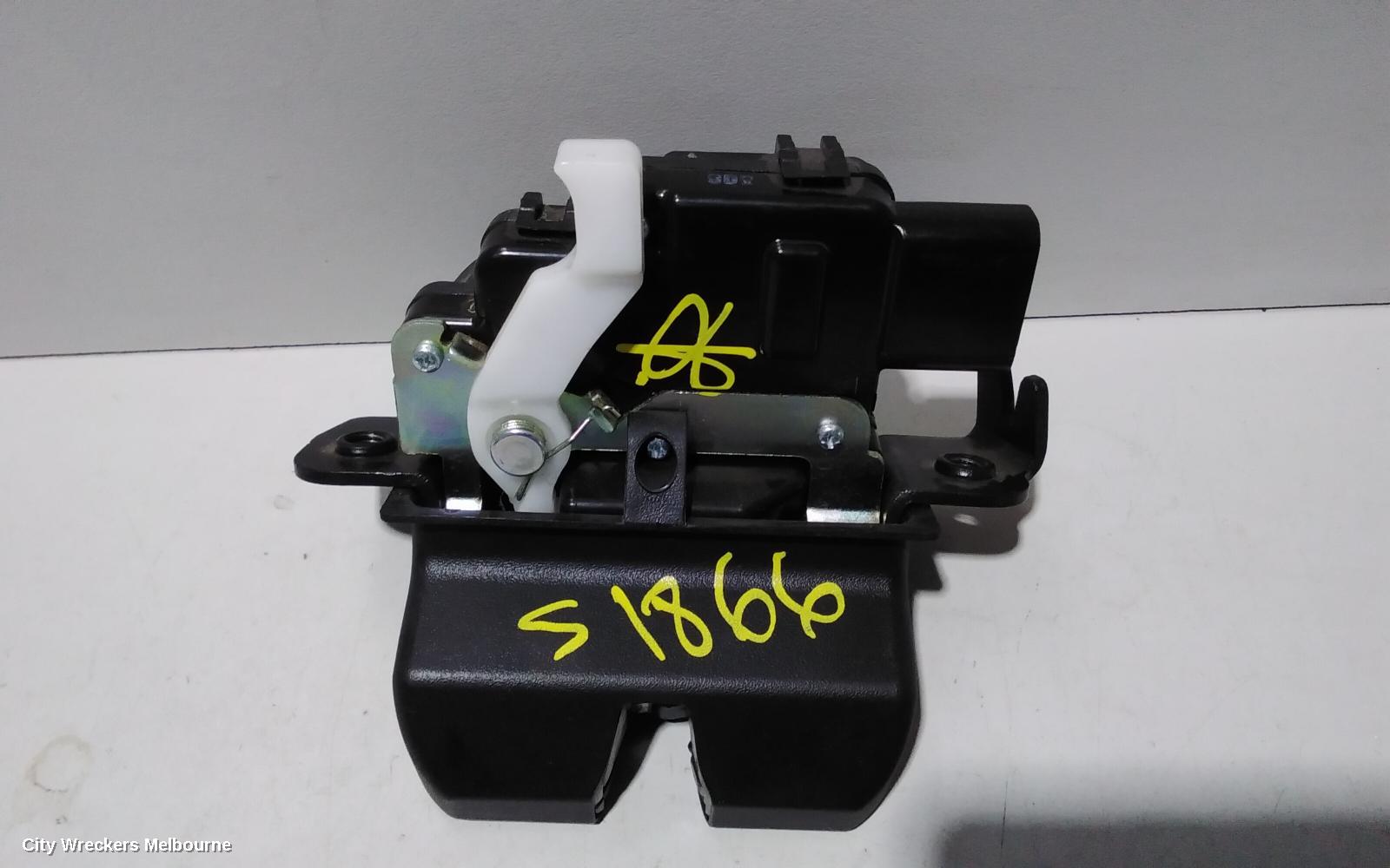 KIA SORENTO DOOR/BOOT/GATE LOCK, TAILGATE LOCK, NON POWER TAILGATE TYPE, UM, 06/2015 - 01/2020 - Image 2