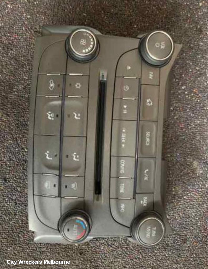 HOLDEN MALIBU HEATER/AC CONTROLS, V300 04/2013 - 12/2017 - Image 1