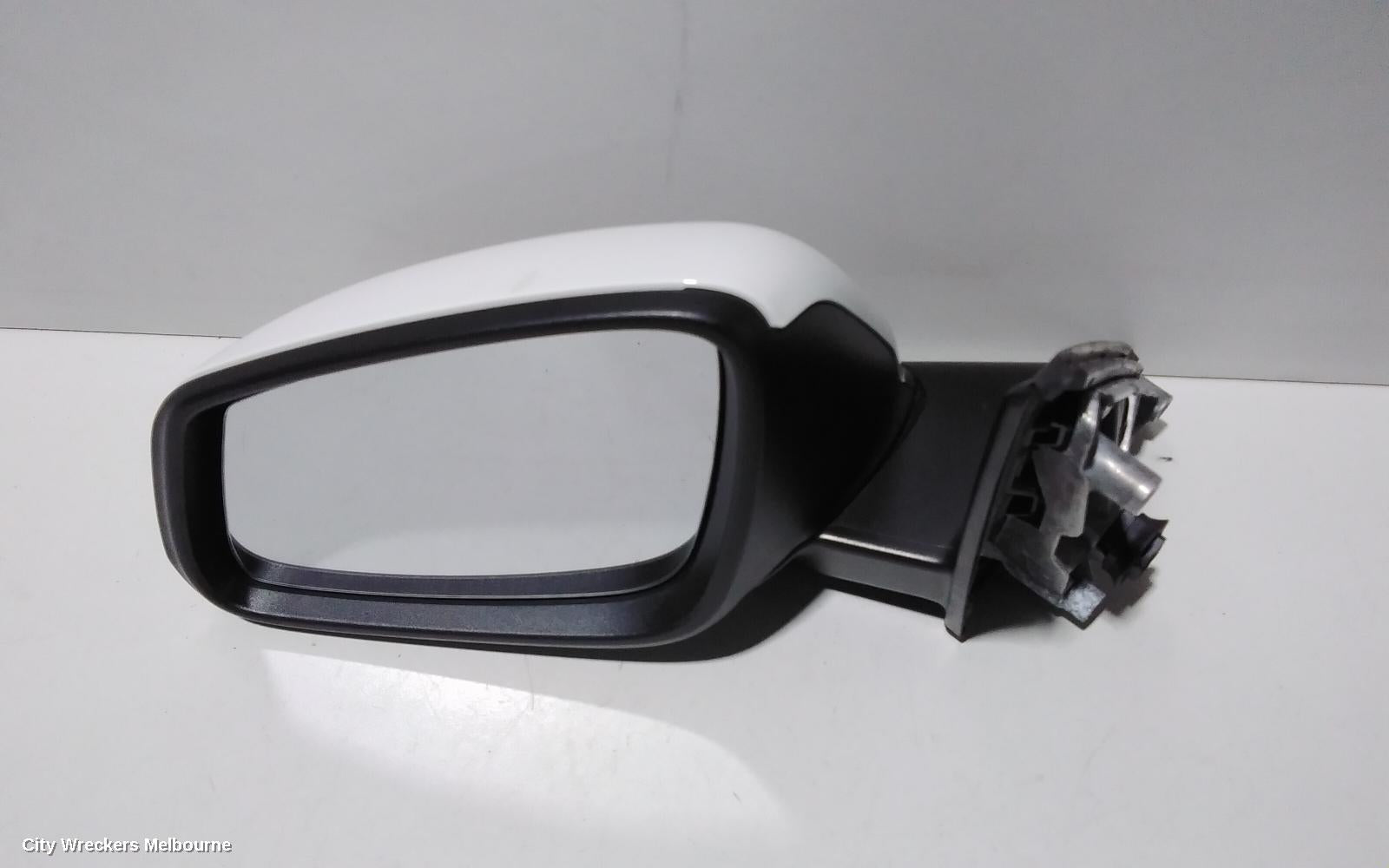 BMW X1 LEFT DOOR MIRROR, F48, MANUAL FOLDING, NON M-SPORT TYPE, 08/2015 - 06/2019 - Image 2