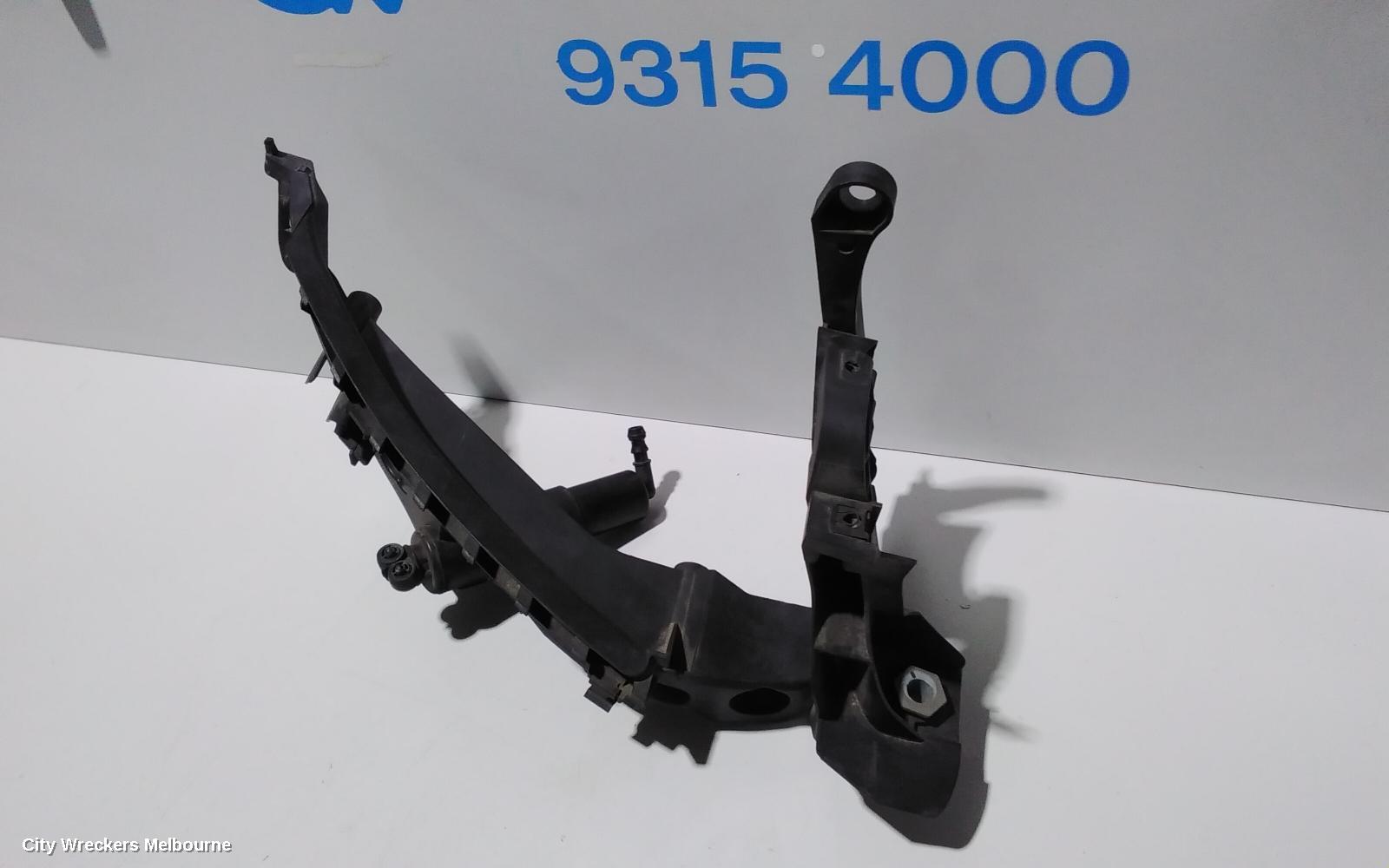 AUDI A4, B8 8K, 04/2008 - 06/2012, 8K0 805 608 R  RH HEADLIGHT BRAKET : 85082 - Image 2