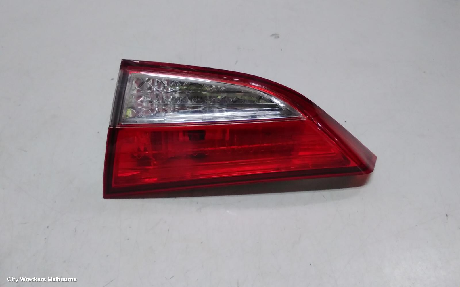 HYUNDAI ELANTRA REAR GARNISH, BOOTLID LAMP (RH SIDE), MD, 03/2011 - 09/2013 - Image 1