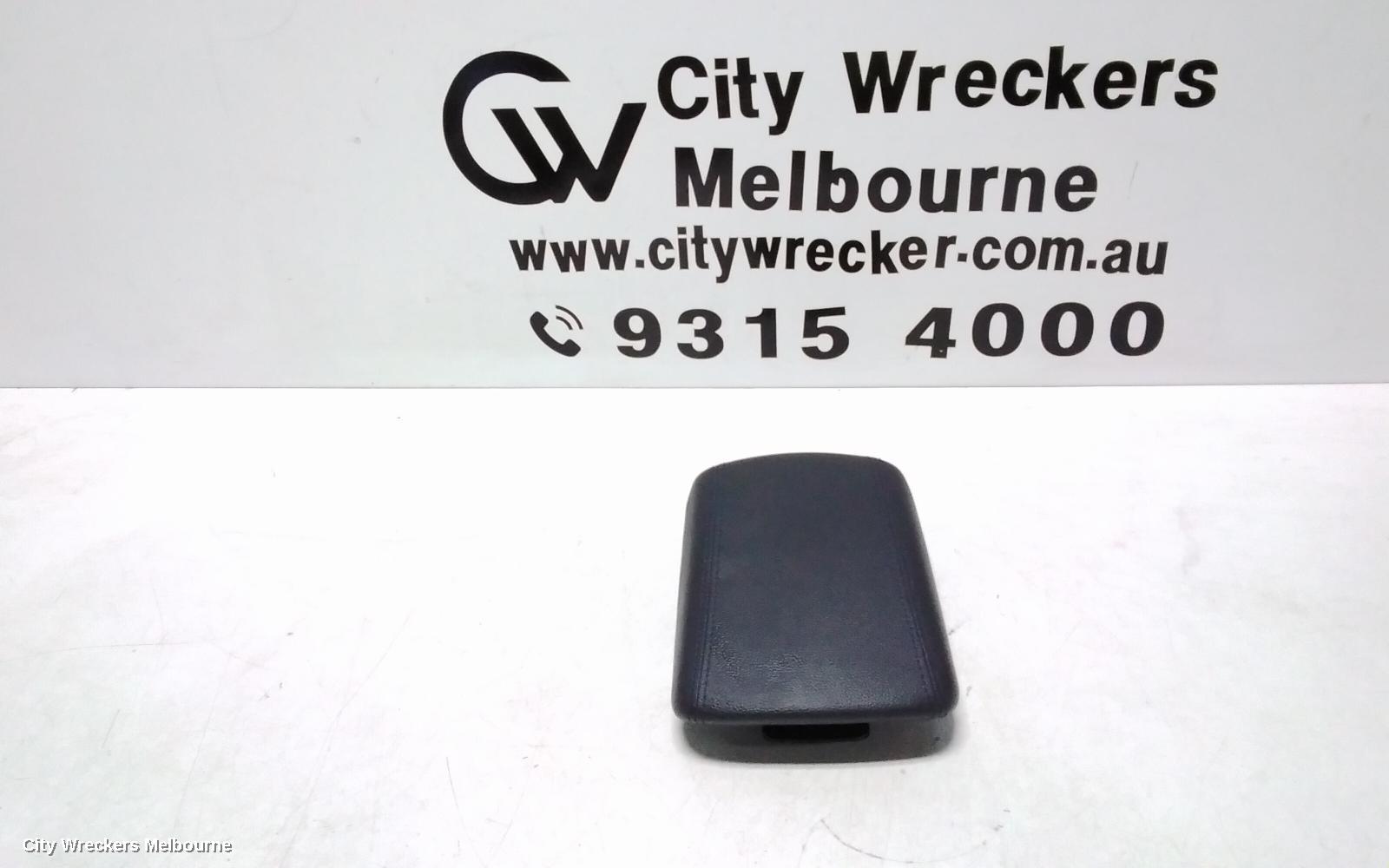 HYUNDAI TUCSON CONSOLE, CONSOLE LID ONLY, TL, W/ PARK BRAKE LEVER, 06/2015 - 01/2021 - Image 1