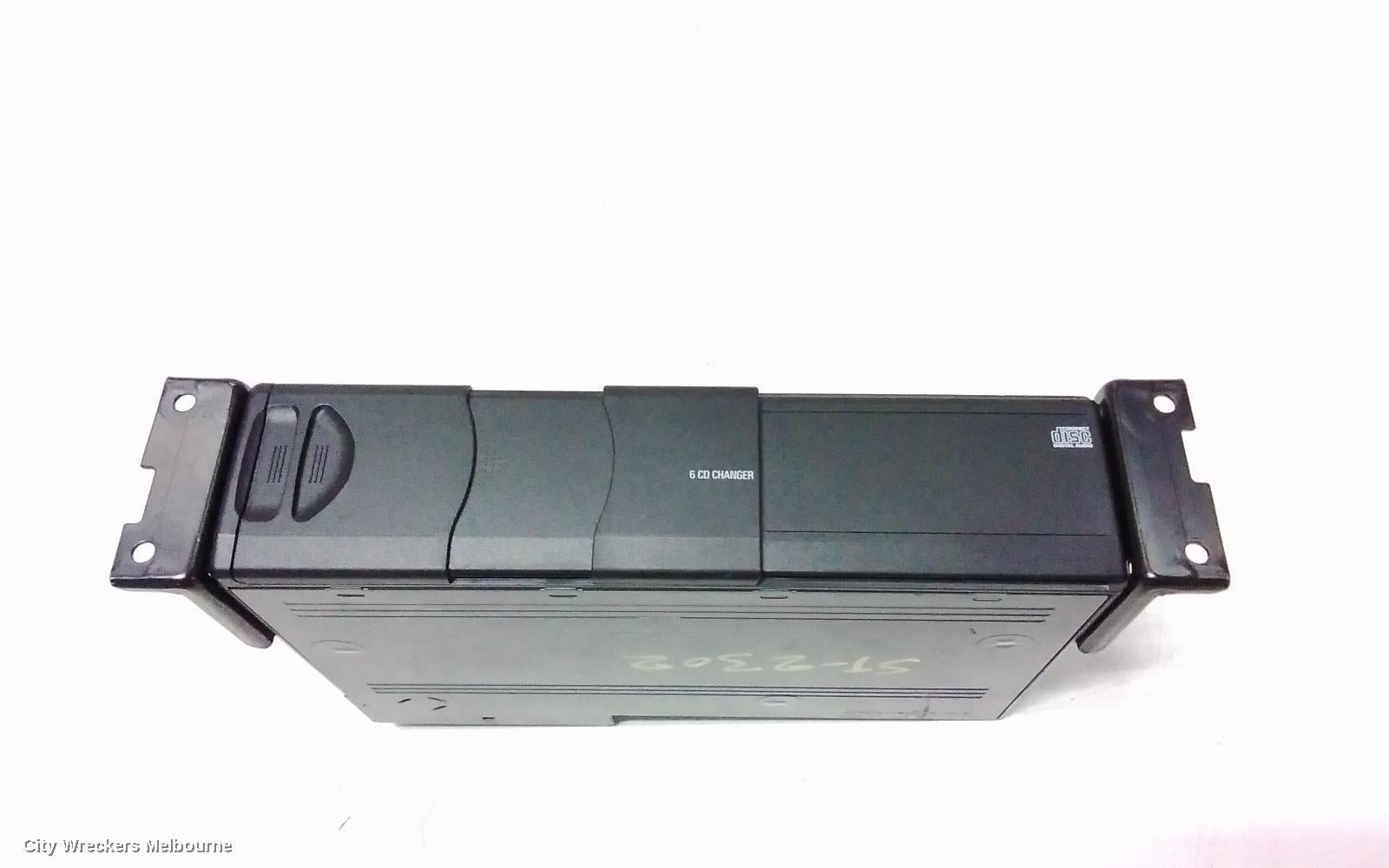 BMW 3 SERIES RADIO/CD/DVD/SAT/TV, CD STACKER IN BOOT, E90/E91/E92/E93, 03/2005 - 09/2013 - Image 2