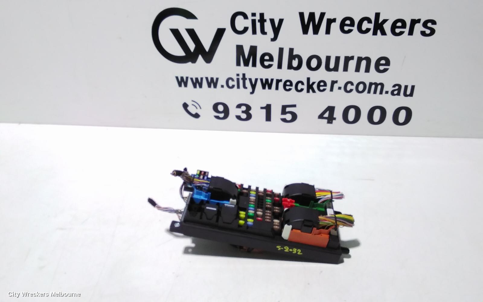 LAND ROVER RANGEROVER EVOQUE FUSE BOX, UNDER DASH, L538, 11/2011 - 01/2019 - Image 1