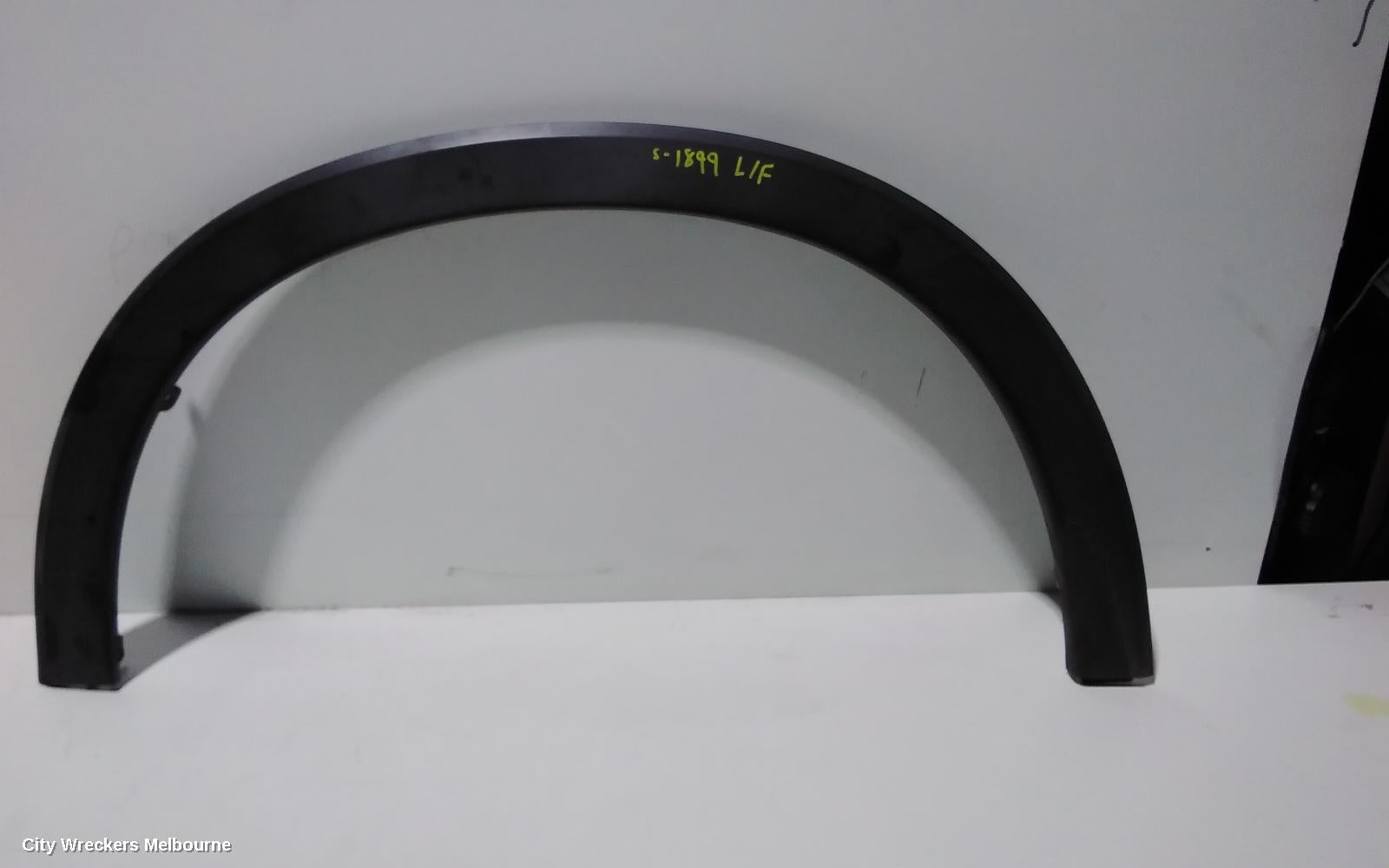 HONDA HRV WHEEL ARCH FLARE, LH FRONT, RU5, 12/2014 - 10/2021 - Image 2