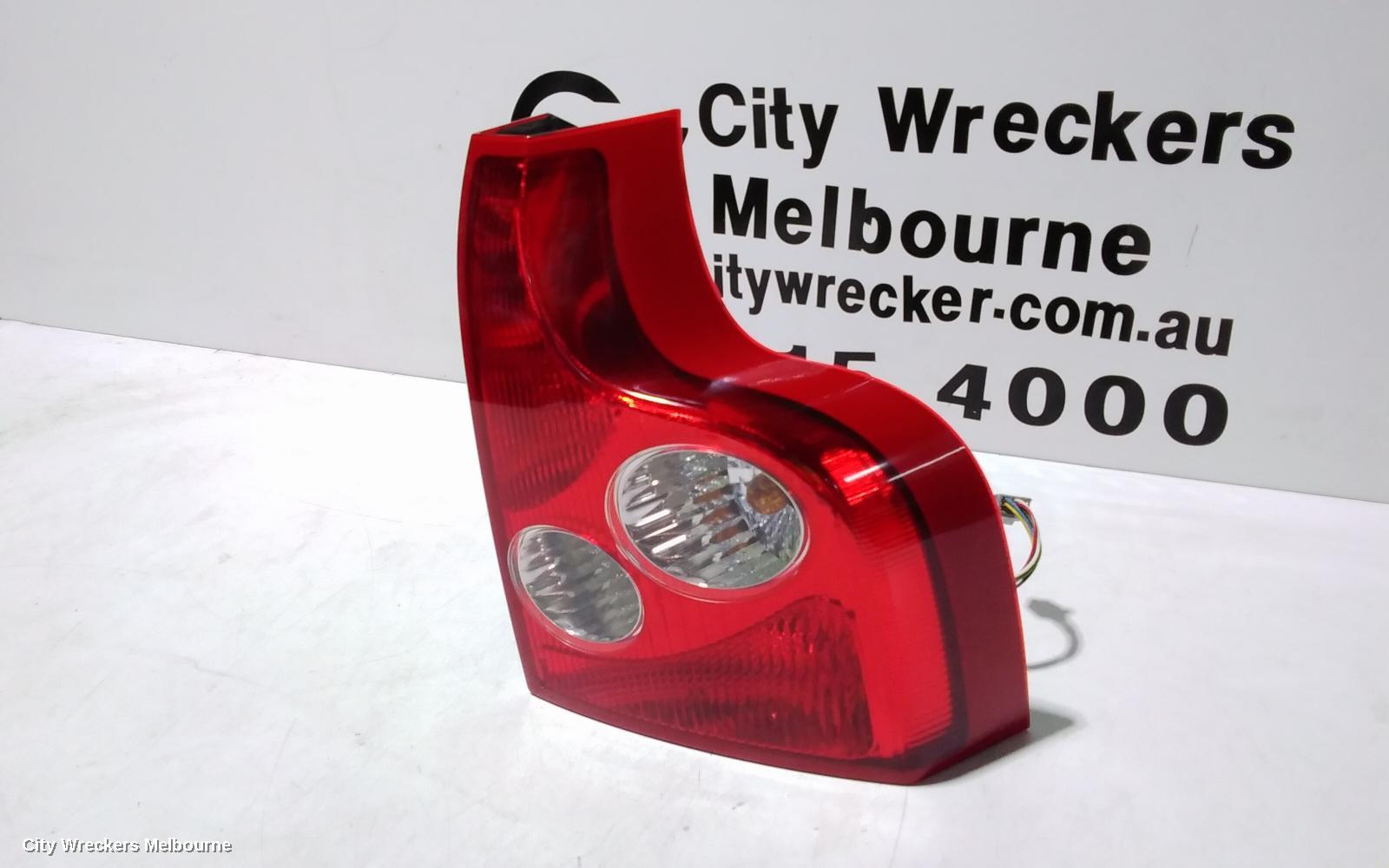 VOLVO XC90 RIGHT TAILLIGHT, LOWER, ROUND FLASHER, 07/2003 - 08/2006 - Image 3