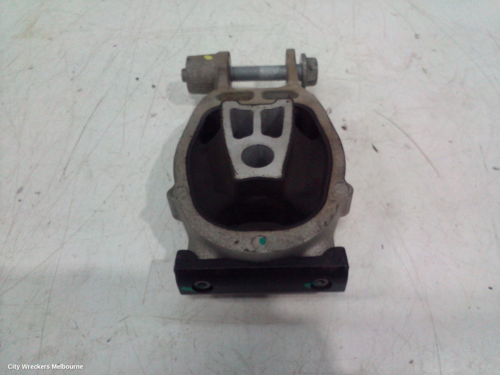 AUDI Q3 MOUNT, ENGINE MOUNT, PETROL, 2.0, TURBO, 125TFSI (125KW), 8U, CCZC CODE, 03/2012 - 12/2018 - Image 1