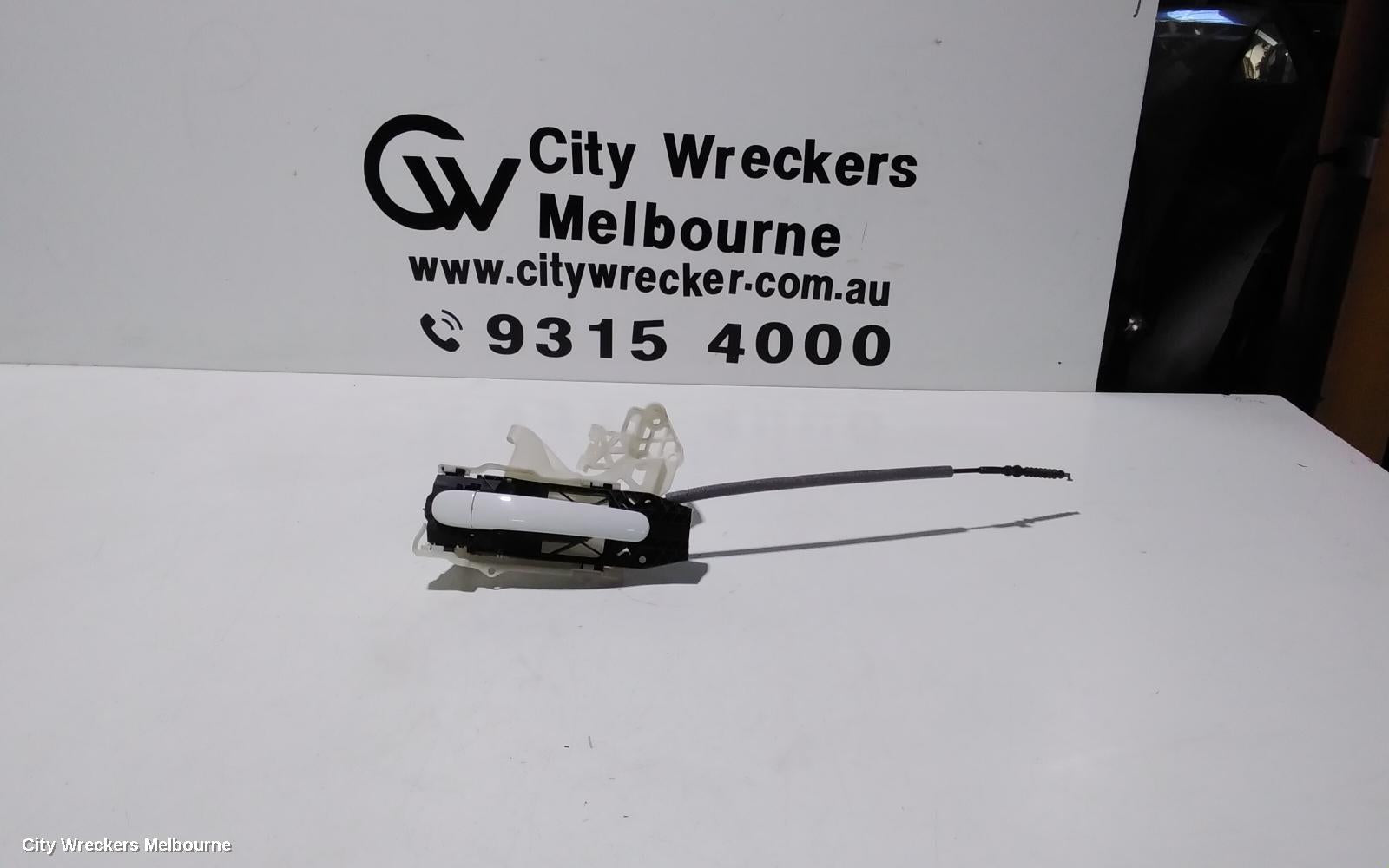 VOLKSWAGEN TIGUAN DOOR HANDLE, LH FRONT, OUTER, 5N, 07/2011 - 08/2016 - Image 1